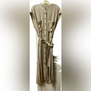 Banana Republic Women’s Khaki Button Up Maxi-XL Tall